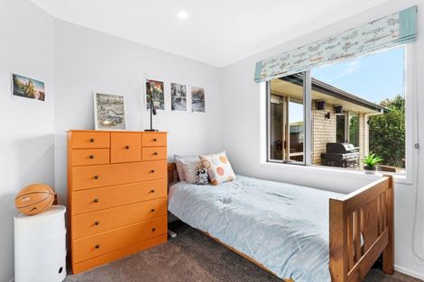 Photo of property in 6 Gavinike Place, Waimauku, 0812