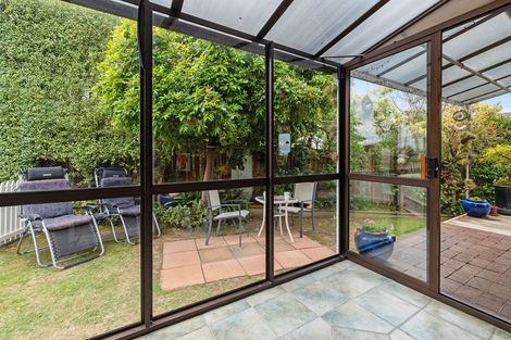 Photo of property in 2/2 Law Street, Torbay, Auckland, 0630