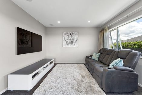 Photo of property in 22 Woodridge Drive, Stanmore Bay, Whangaparaoa, 0932