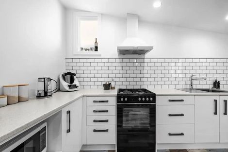 Photo of property in 74 Nelson Crescent, Napier South, Napier, 4110