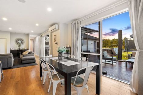 Photo of property in 18 Kahika Grove, Huapai, Kumeu, 0810