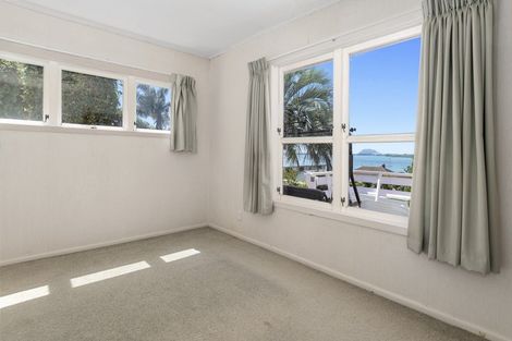 Photo of property in 52 Omokoroa Road, Omokoroa, 3114