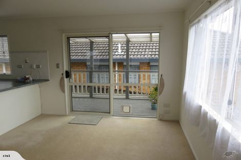 Photo of property in 21 Bard Place, Golflands, Auckland, 2013