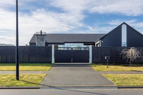 Photo of property in 10 Silver Peaks Drive, West Melton, 7618