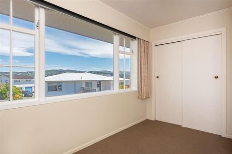 Photo of property in 15 Westview Grove, Miramar, Wellington, 6022