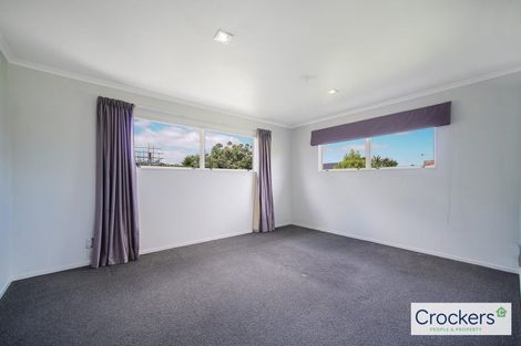 Photo of property in 2/21 The Esplanade, Eastern Beach, Auckland, 2012