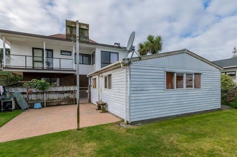 Photo of property in 36 Eruini Street, Waikanae Beach, Waikanae, 5036