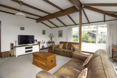 Photo of property in 200 Aokautere Drive, Fitzherbert, Palmerston North, 4471