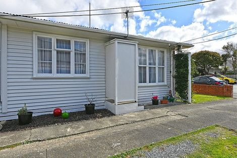 Photo of property in Heretaunga Flats, 4/652 Fergusson Drive, Trentham, Upper Hutt, 5018