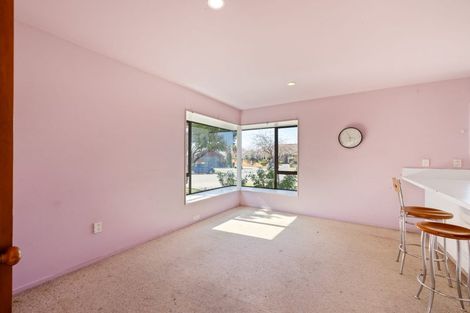 Photo of property in 13 Broadfell Avenue, Avonhead, Christchurch, 8042