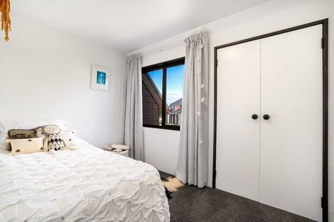 Photo of property in 11 Tamahine Street, Maupuia, Wellington, 6022