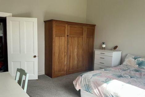 Photo of property in 4 Handley Place, Glen Avon, New Plymouth, 4312