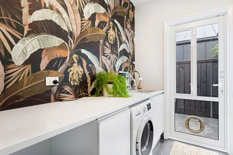 Photo of property in 2 Snowdon Road, Fendalton, Christchurch, 8052