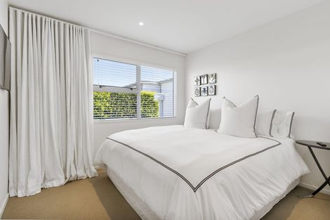 Photo of property in 1/2 Holiday Road, Milford, Auckland, 0620