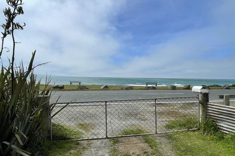 Photo of property in 1262 Kaka Point Road, Kaka Point, 9271