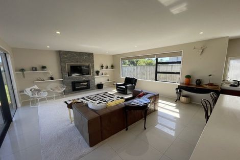 Photo of property in 5 Wentworth Lane, Waiwhakaiho, New Plymouth, 4312
