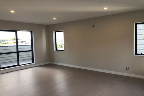 Photo of property in 10c Woodall Place, Totara Vale, Auckland, 0627