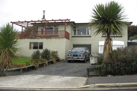 Photo of property in 2 Clyde Street, Kinmont Park, Mosgiel, 9024