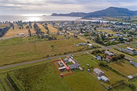 Photo of property in 7 Parkinson Street, Tolaga Bay, 4077