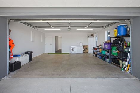 Photo of property in 9 Whata Street, Clarks Beach, 2122