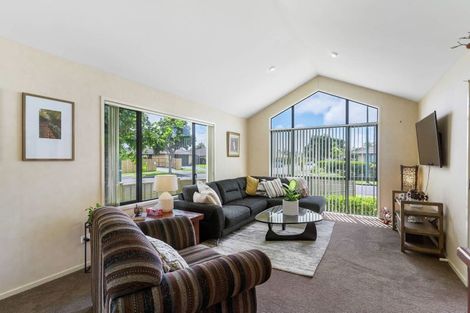 Photo of property in 1 Ballybay Road, East Tamaki, Auckland, 2016