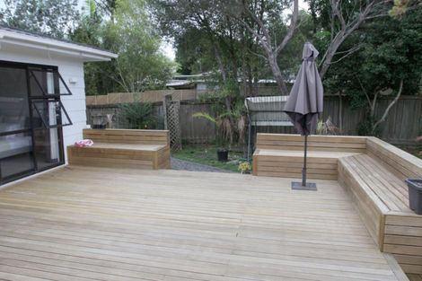 Photo of property in 17 St Catherine Crescent, West Harbour, Auckland, 0618