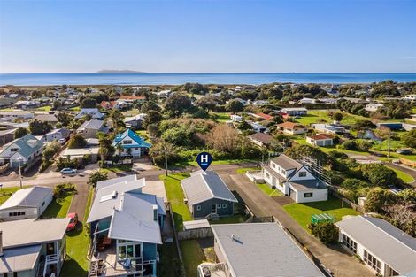 Photo of property in 16 Tatai Road, Bowentown, Waihi Beach, 3177