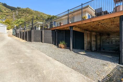 Photo of property in 374a Waikawa Road, Waikawa, Picton, 7220