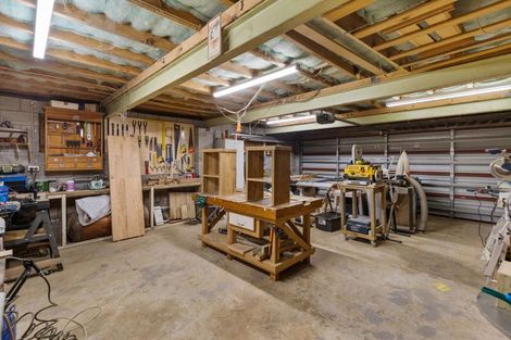 Photo of property in 18 Swinbourne Street, Waverley, 4510