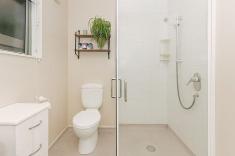 Photo of property in 8a Williams Terrace, Fitzherbert, Palmerston North, 4410