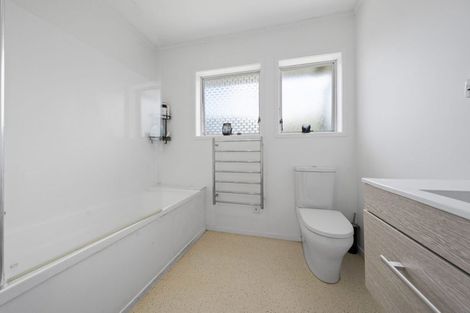 Photo of property in 5/1 Ribblesdale Road, Henderson, Auckland, 0612