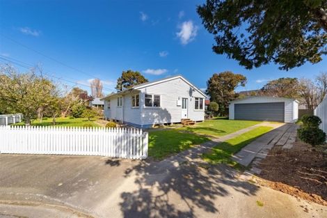 Photo of property in 2 Whakataki Grove, Waiwhetu, Lower Hutt, 5010