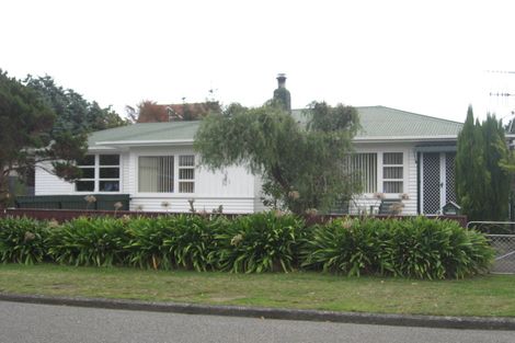 Photo of property in 5 Waikare Road, Raumati Beach, Paraparaumu, 5032