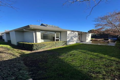 Photo of property in 1/195b Wairakei Road, Bryndwr, Christchurch, 8053