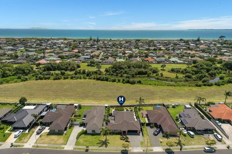 Photo of property in 46 Carrington Drive, Papamoa Beach, Papamoa, 3118