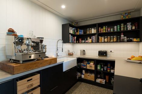 Photo of property in 28 Hanlow Place, Pyes Pa, Tauranga, 3112