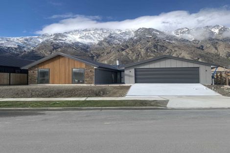 Photo of property in 70 Spur Ridge Rise, Jacks Point, 9371