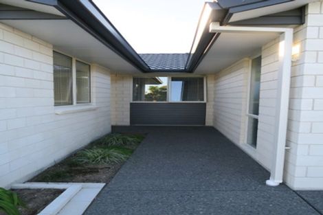 Photo of property in 31 Denny Hulme Drive, Mount Maunganui, 3116