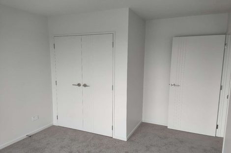 Photo of property in 8/107 Hobsonville Road, West Harbour, Auckland, 0618