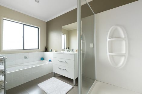 Photo of property in 1/100 Millers Road, Brookfield, Tauranga, 3110