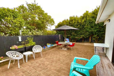 Photo of property in 473 Glenfield Road, Glenfield, Auckland, 0629