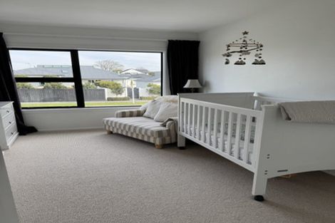 Photo of property in 2/68 Browns Road, St Albans, Christchurch, 8014