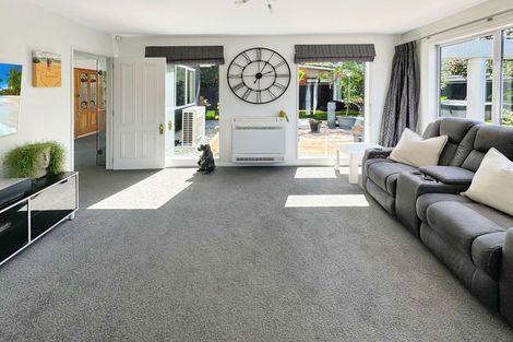 Photo of property in 70 Lake Terrace Road, Burwood, Christchurch, 8061