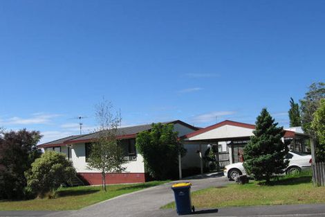 Photo of property in 2 Jumento Place, Unsworth Heights, Auckland, 0632