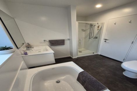 Photo of property in 2 Pukeko Place, Wanaka, 9305