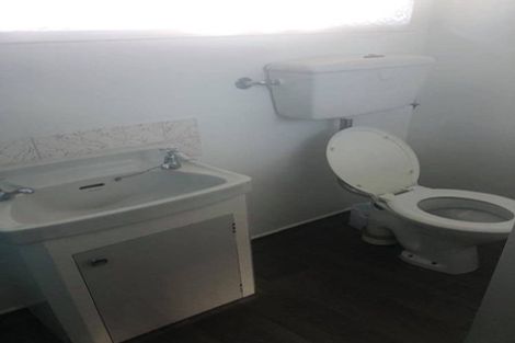 Photo of property in 54 Hillcrest Avenue, Hillcrest, Auckland, 0627