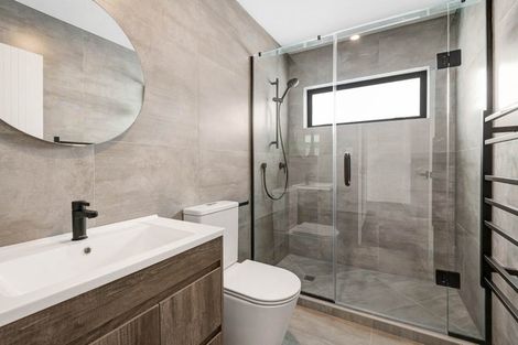 Photo of property in 4 Pleasant Way, Matakatia, Whangaparaoa, 0930