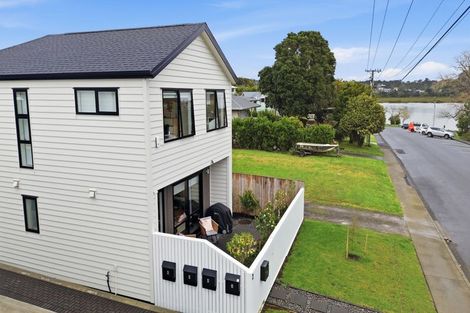 Photo of property in 2/2 Chapman Road, Te Atatu Peninsula, Auckland, 0610