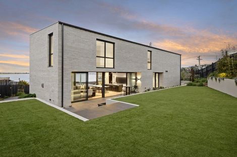 Photo of property in 32 Mount Pleasant Road, Mount Pleasant, Christchurch, 8081