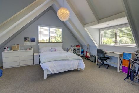 Photo of property in 19 Mckenzie Place, Waikuku Beach, 7402